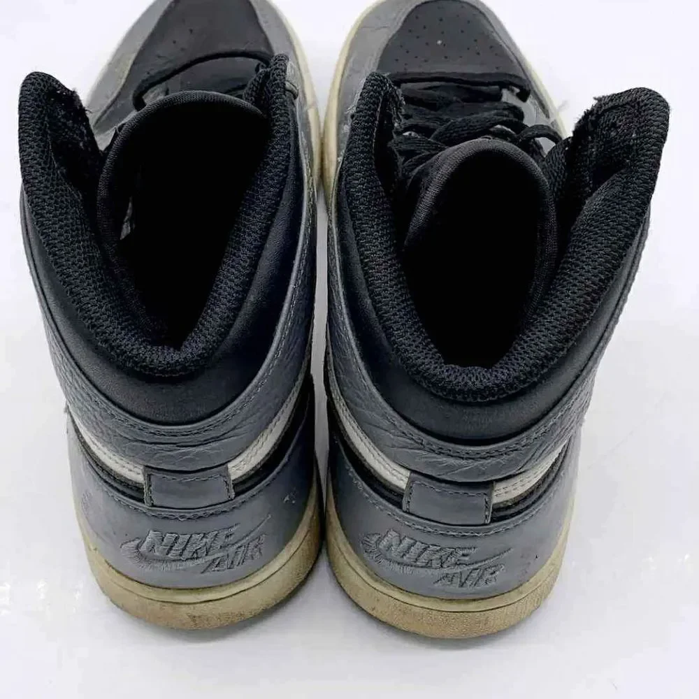 Nike Air Jordan One High Top Retro Lace Up Sneakers Tennis Shoes Size 8_4